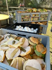 Snacks fürs Extremwandern Nahaufnahme von belegten Brötchen