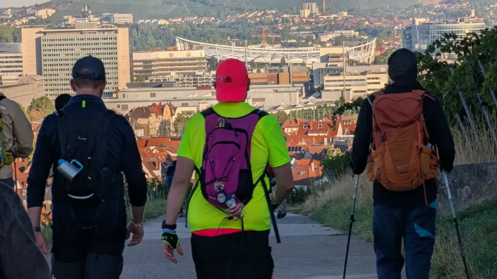 Megamarsch Stuttgart Blick auf das Stadion in der Ferne